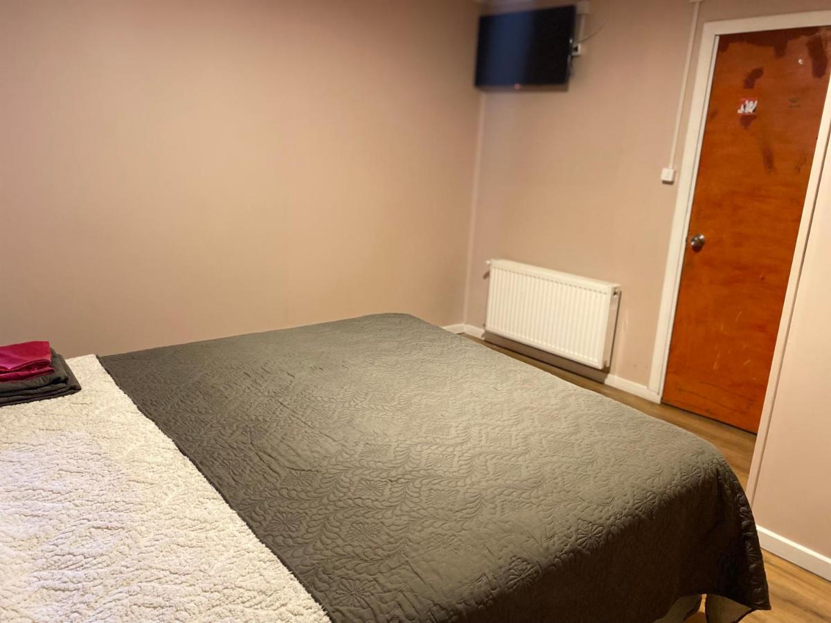 World'S End Hostal Пуерто Наталес Екстериор снимка