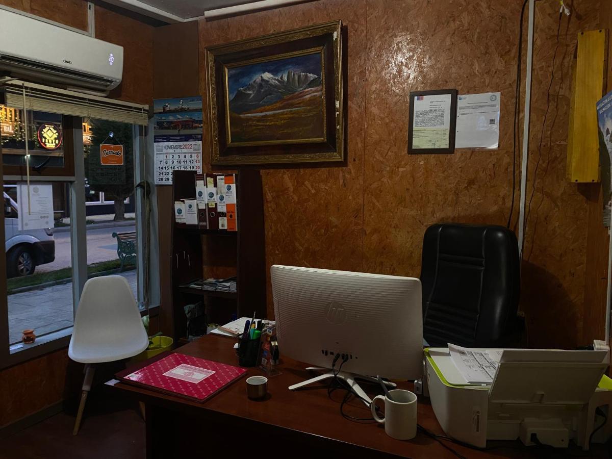 World'S End Hostal Пуерто Наталес Екстериор снимка