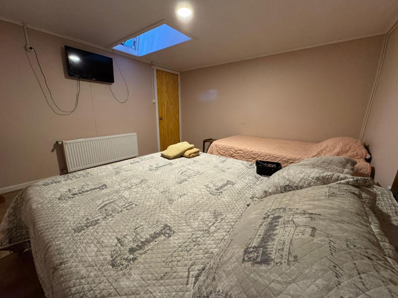 World'S End Hostal Пуерто Наталес Екстериор снимка