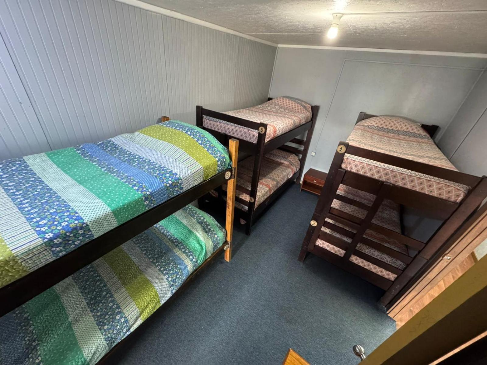 World'S End Hostal Пуерто Наталес Екстериор снимка